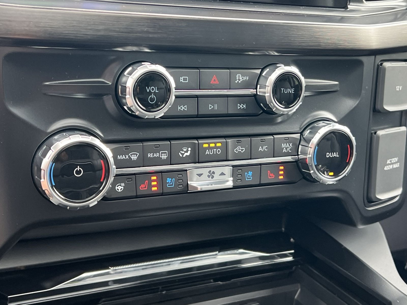 New 2027 Ford F350 Lariat w/ Lariat Premium Package AWD/4WD image 21