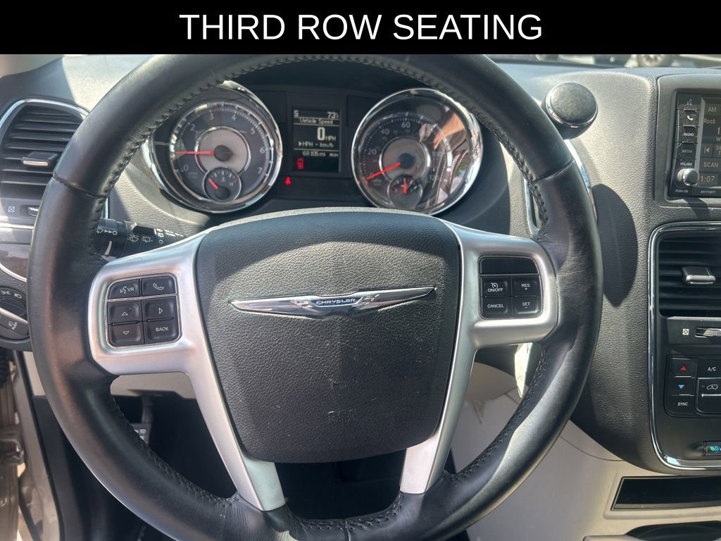 Used 2016 Chrysler Town & Country Touring FWD image 11