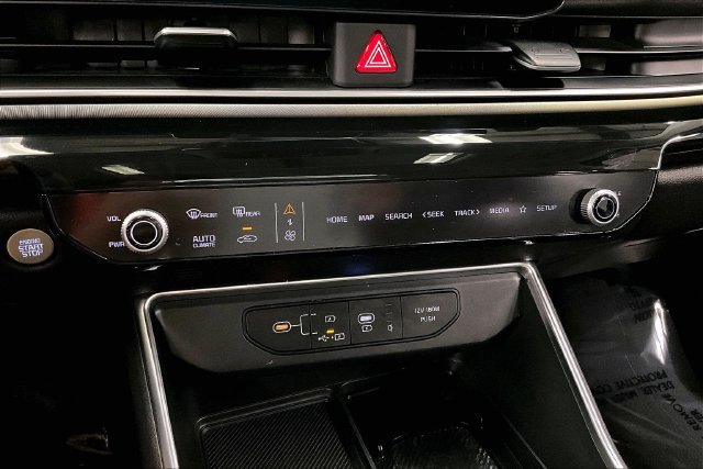 Used 2025 Kia Carnival SX Prestige FWD image 30