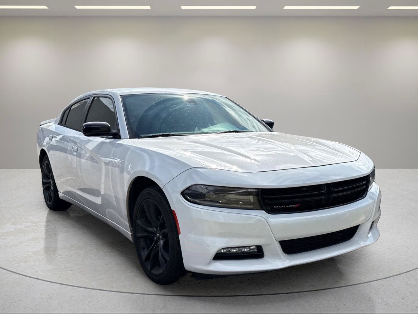 Used 2018 Dodge Charger SXT Plus w/ Blacktop Package RWD image 21