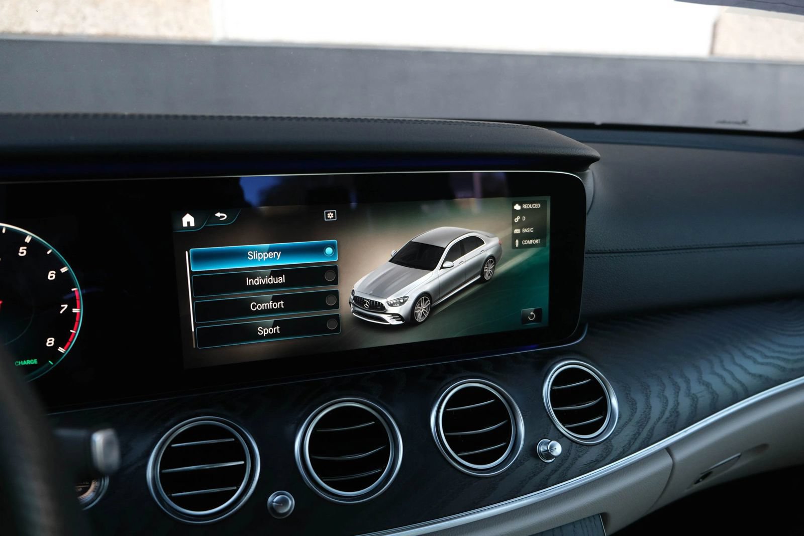 Used 2021 Mercedes-Benz E 53 AMG 4MATIC Sedan w/ Exterior Lighting Package image 47