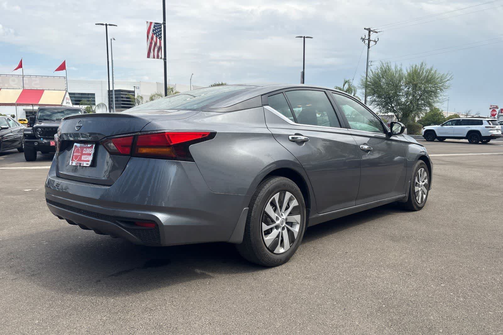 Certified 2024 Nissan Altima 2.5 S FWD image 3