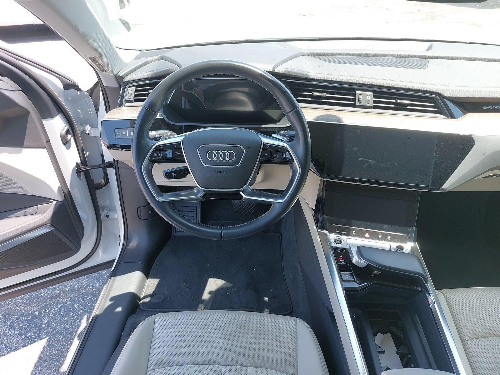 Used 2024 Audi Q8 e-tron Premium Plus w/ Premium Plus Package AWD/4WD image 6