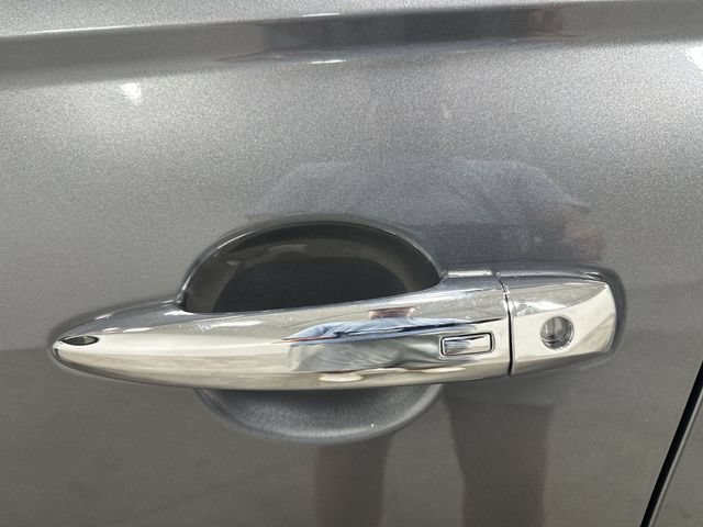 Used 2024 Nissan Altima 2.5 SV FWD image 11