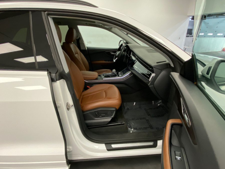 Used 2022 Audi Q8 Premium AWD/4WD image 22
