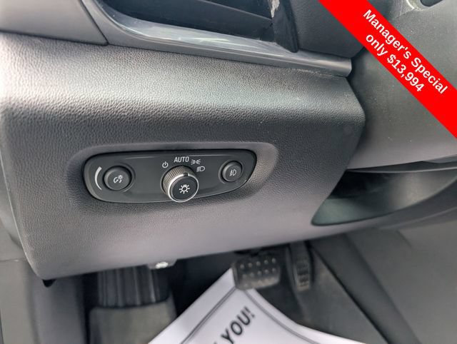 Used 2019 Chevrolet Traverse LT FWD image 16