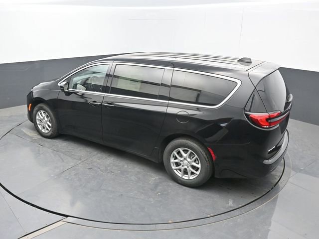 New 2027 Chrysler Pacifica Select FWD image 48