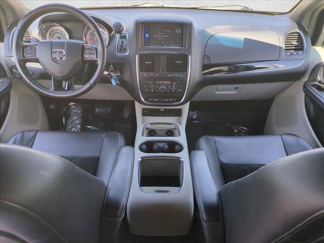 Used 2014 Dodge Grand Caravan SXT FWD image 16
