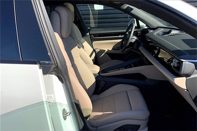 New 2025 Porsche Macan 4S Electric image 25