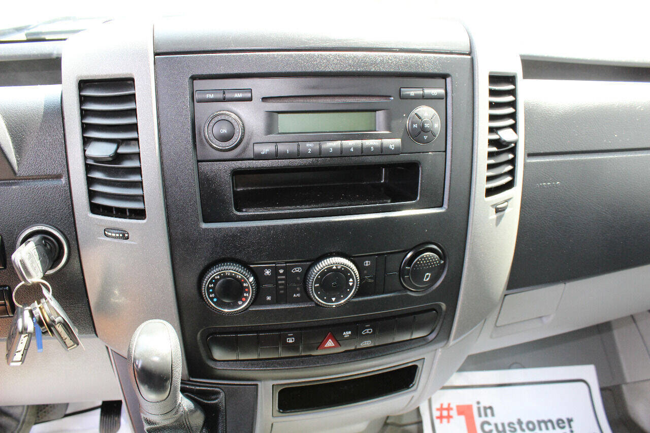 Used 2012 Mercedes-Benz Sprinter 2500 image 13