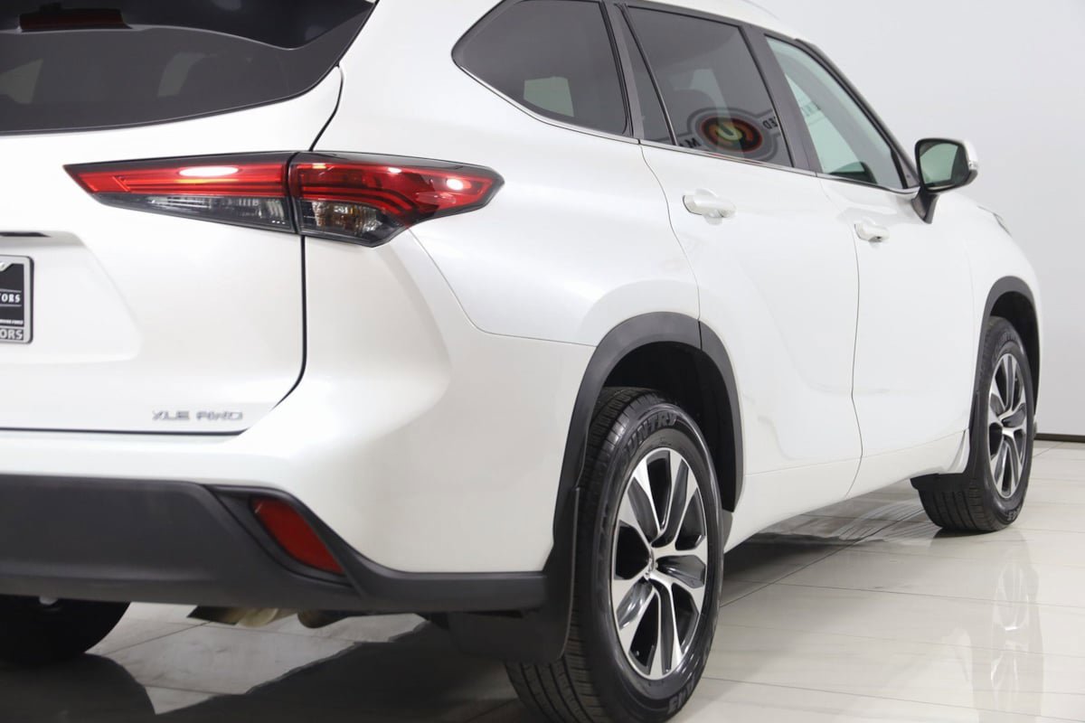 Used 2023 Toyota Highlander XLE image 45
