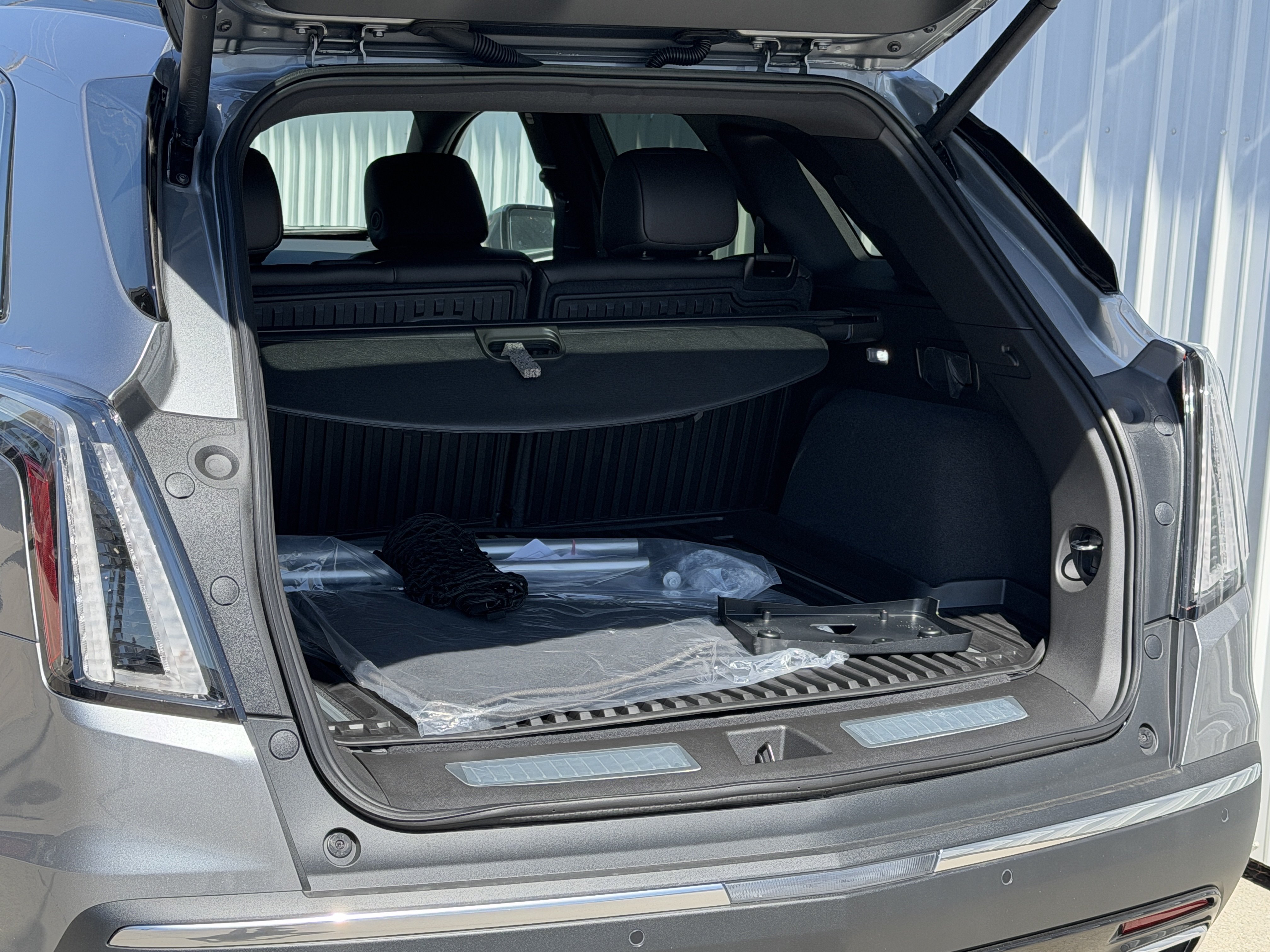 New 2026 Cadillac XT5 Sportv w/ LPO, Floor Liner Package AWD/4WD image 5
