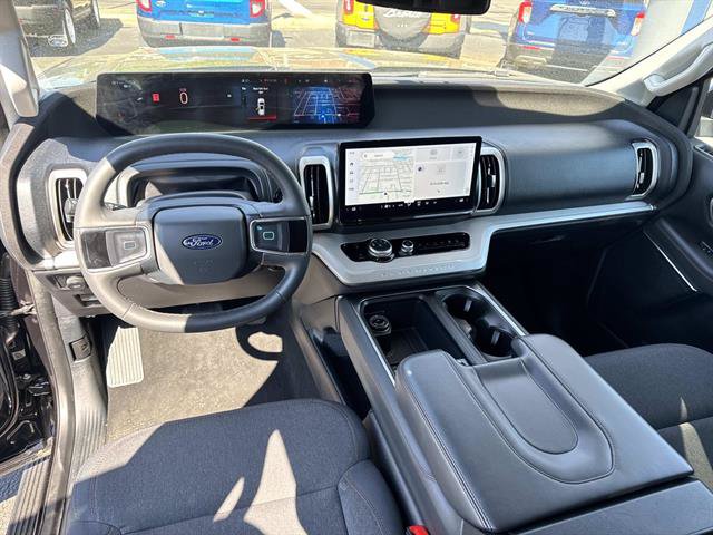 Used 2025 Ford Expedition Max Active AWD/4WD image 10