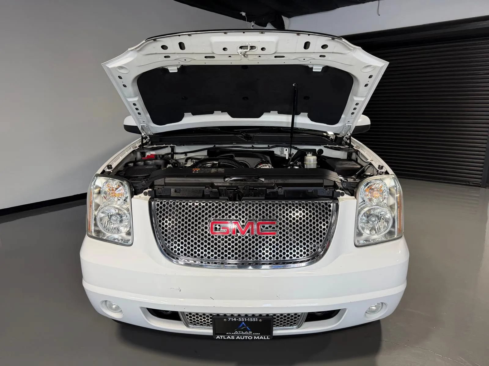 Used 2012 GMC Yukon XL Denali RWD image 7