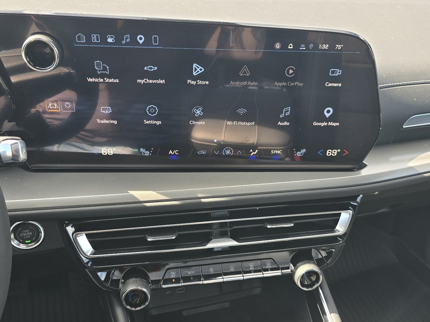 New 2027 Chevrolet Traverse LT w/ Sun and Wheel Package AWD/4WD image 17