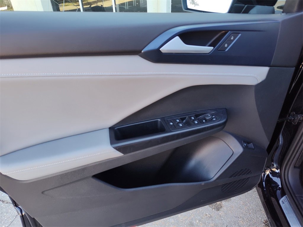 Used 2024 Volkswagen Taos SE image 20