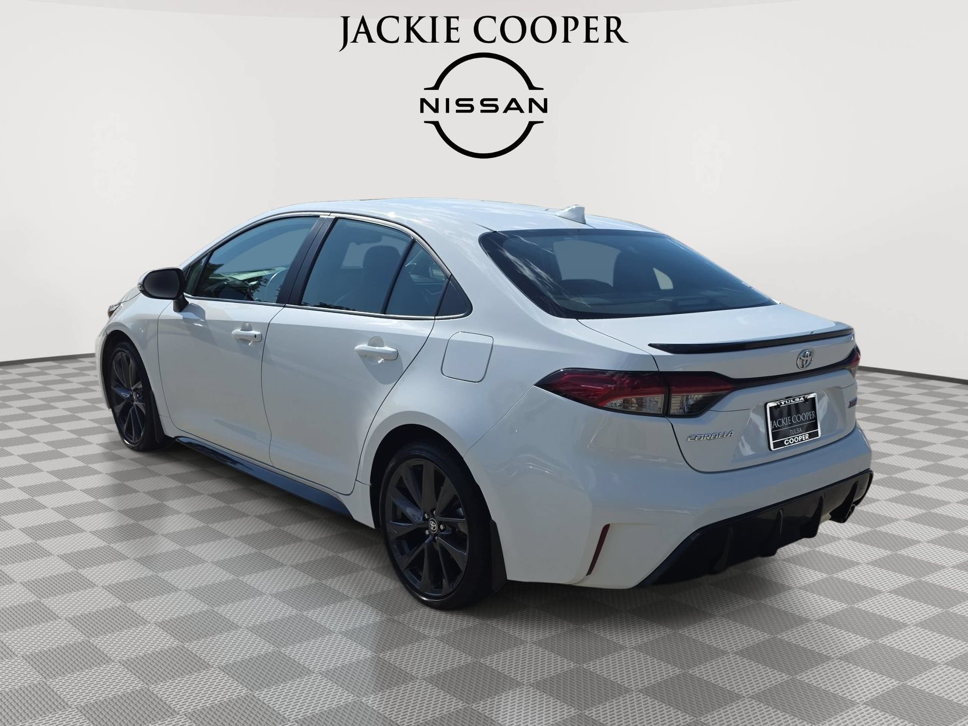Used 2024 Toyota Corolla XSE FWD image 7
