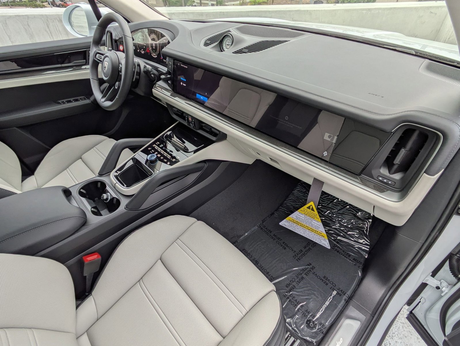 New 2026 Porsche Cayenne Turbo image 26