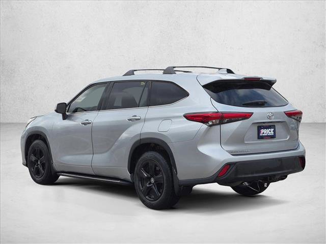 Used 2020 Toyota Highlander LE FWD image 7