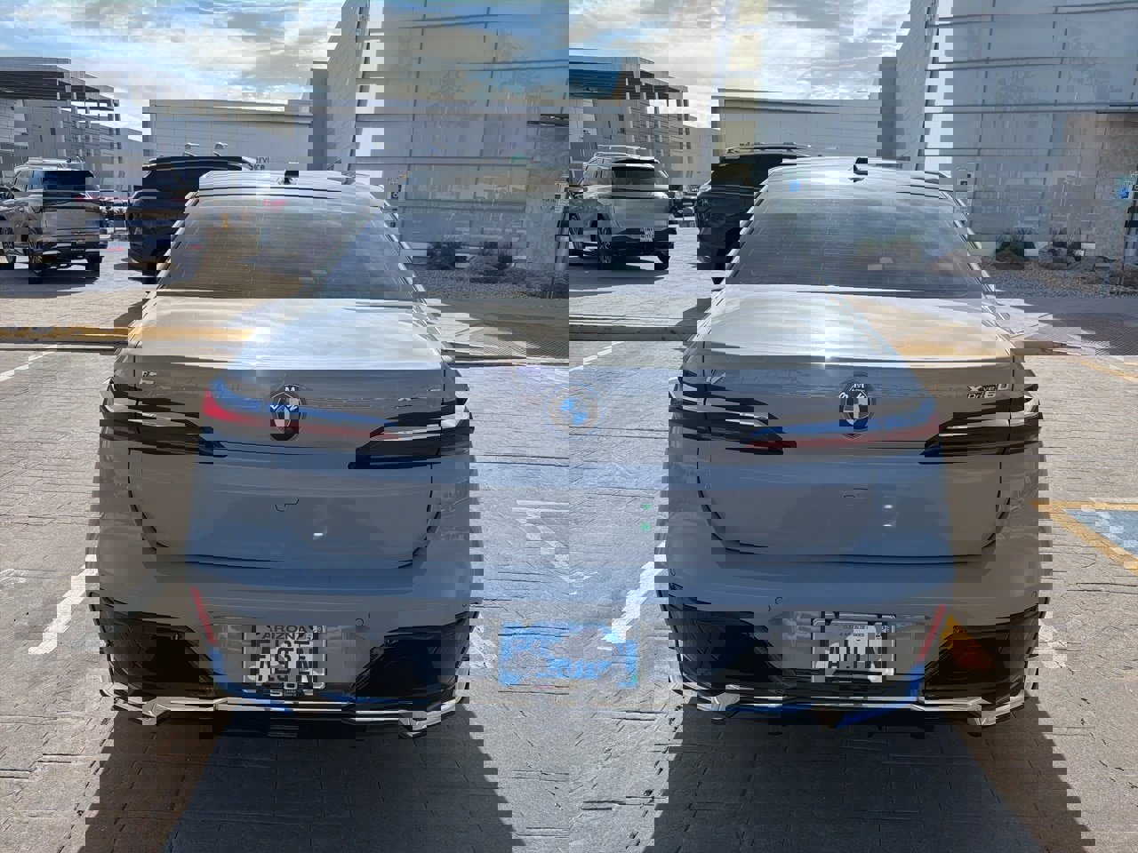 Used 2024 BMW i7 xDrive60 image 6