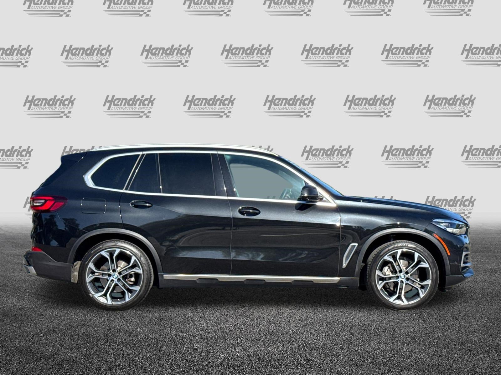 Used 2023 BMW X5 xDrive40i w/ Premium Package AWD/4WD image 3