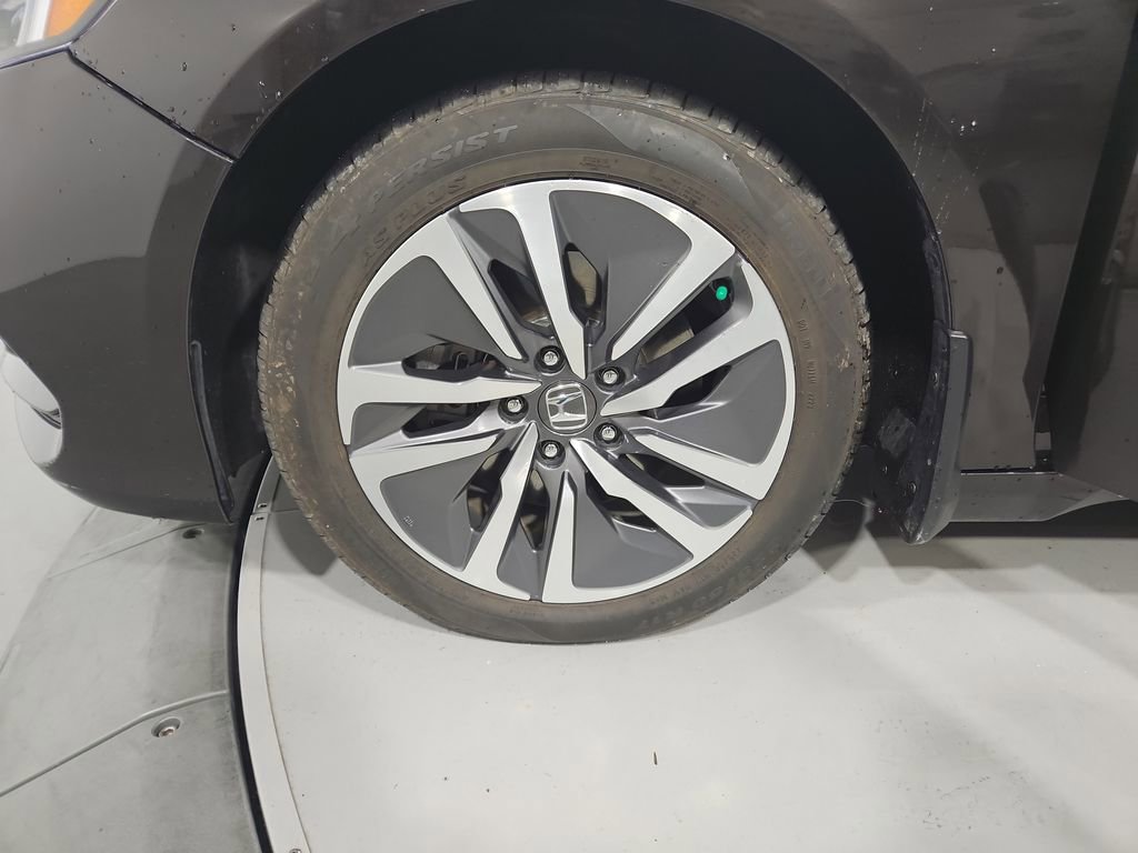 Used 2018 Honda Accord Touring image 27