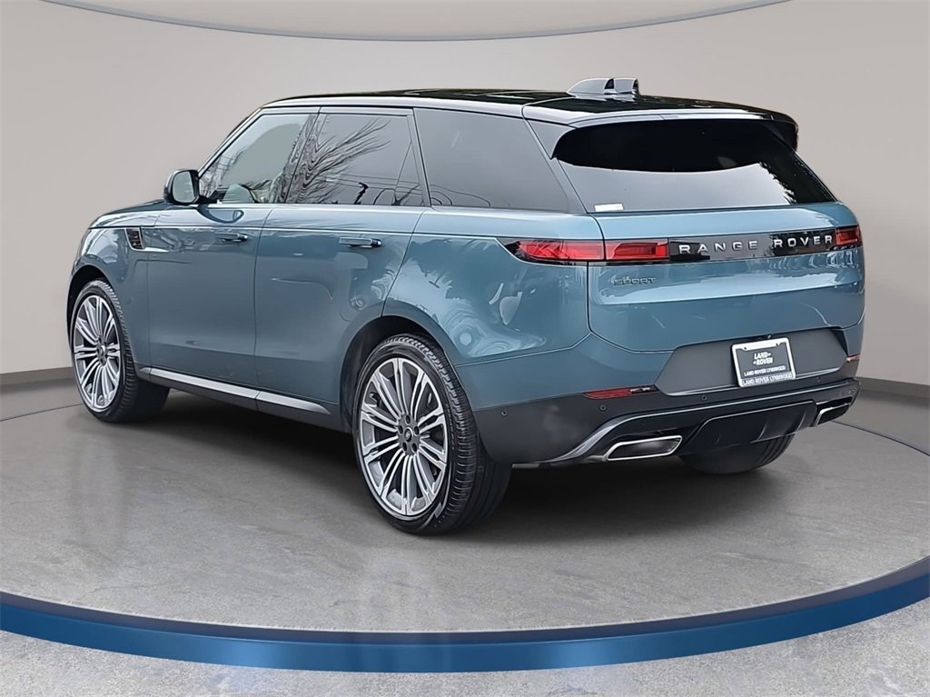Used 2024 Land Rover Range Rover Sport SE image 7