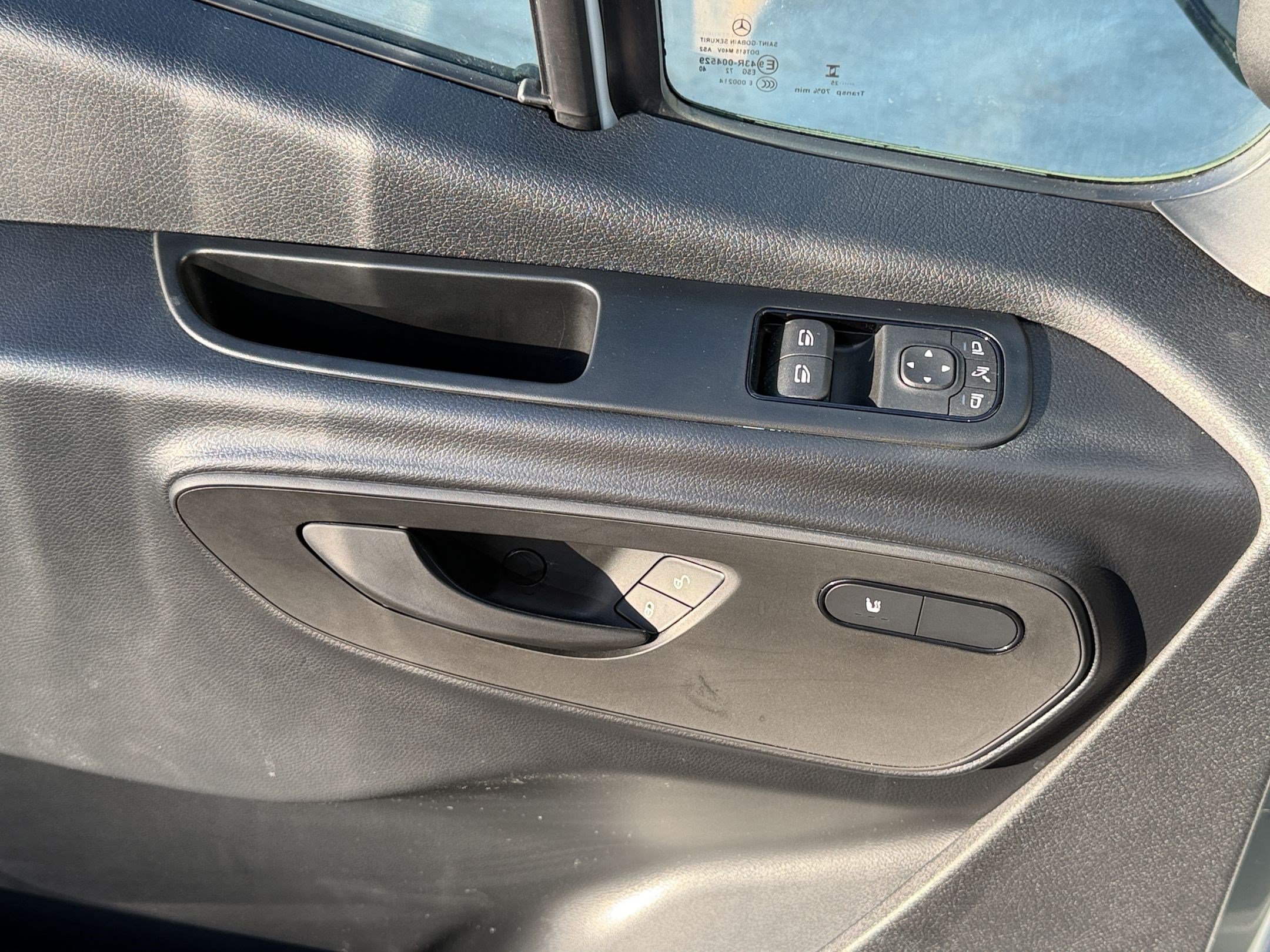 Used 2025 Mercedes-Benz Sprinter 2500 image 26
