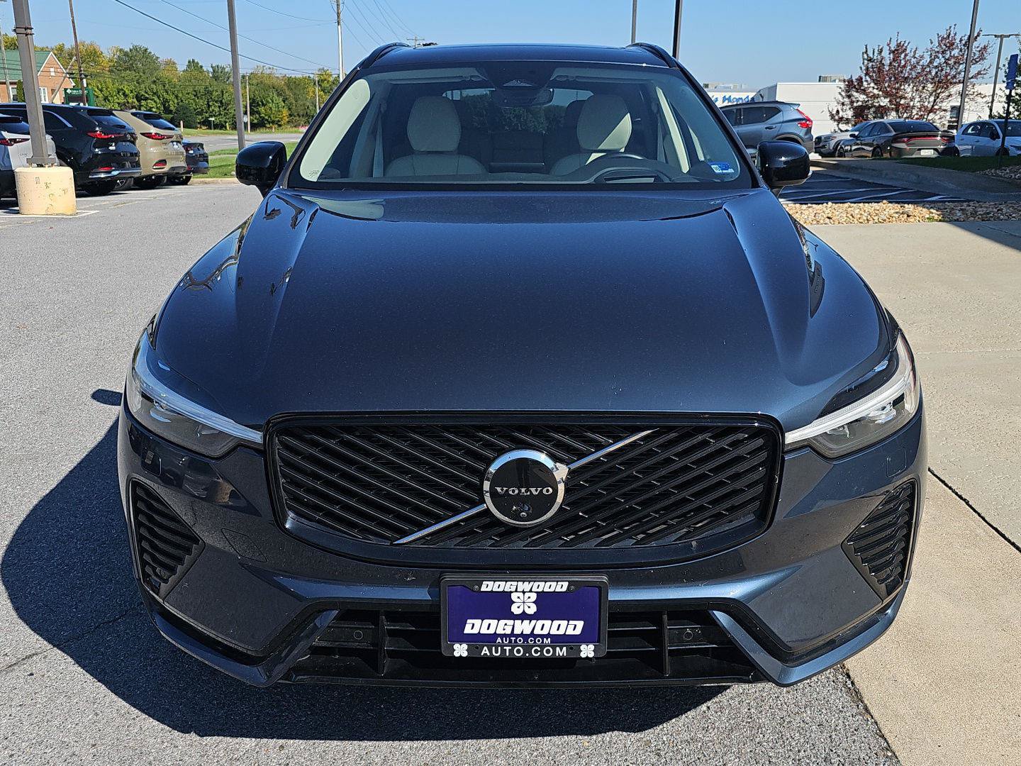 Used 2026 Volvo XC60 B5 Ultra w/ Climate Package AWD/4WD image 2