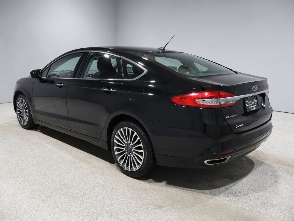 Used 2017 Ford Fusion SE w/ Fusion SE Technology Package image 16