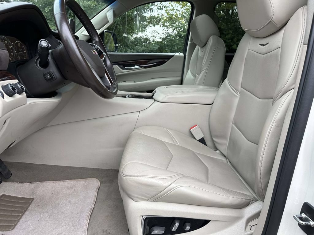 Used 2015 Cadillac Escalade Premium AWD/4WD image 6