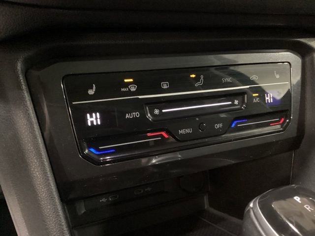 Used 2022 Volkswagen Tiguan SE image 6