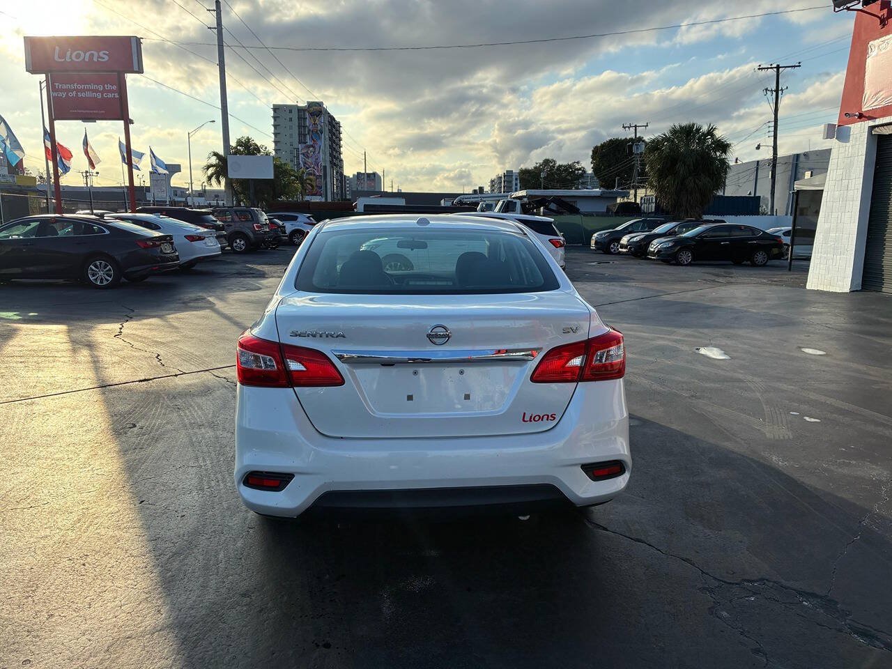 Used 2018 Nissan Sentra SV FWD image 9