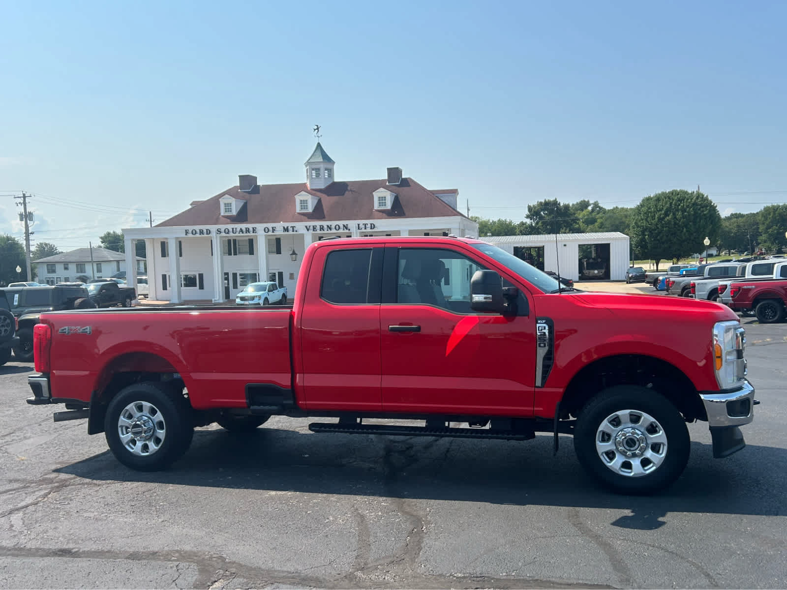 Used 2023 Ford F350 XLT w/ Snow Plow/Camper Package AWD/4WD image 7
