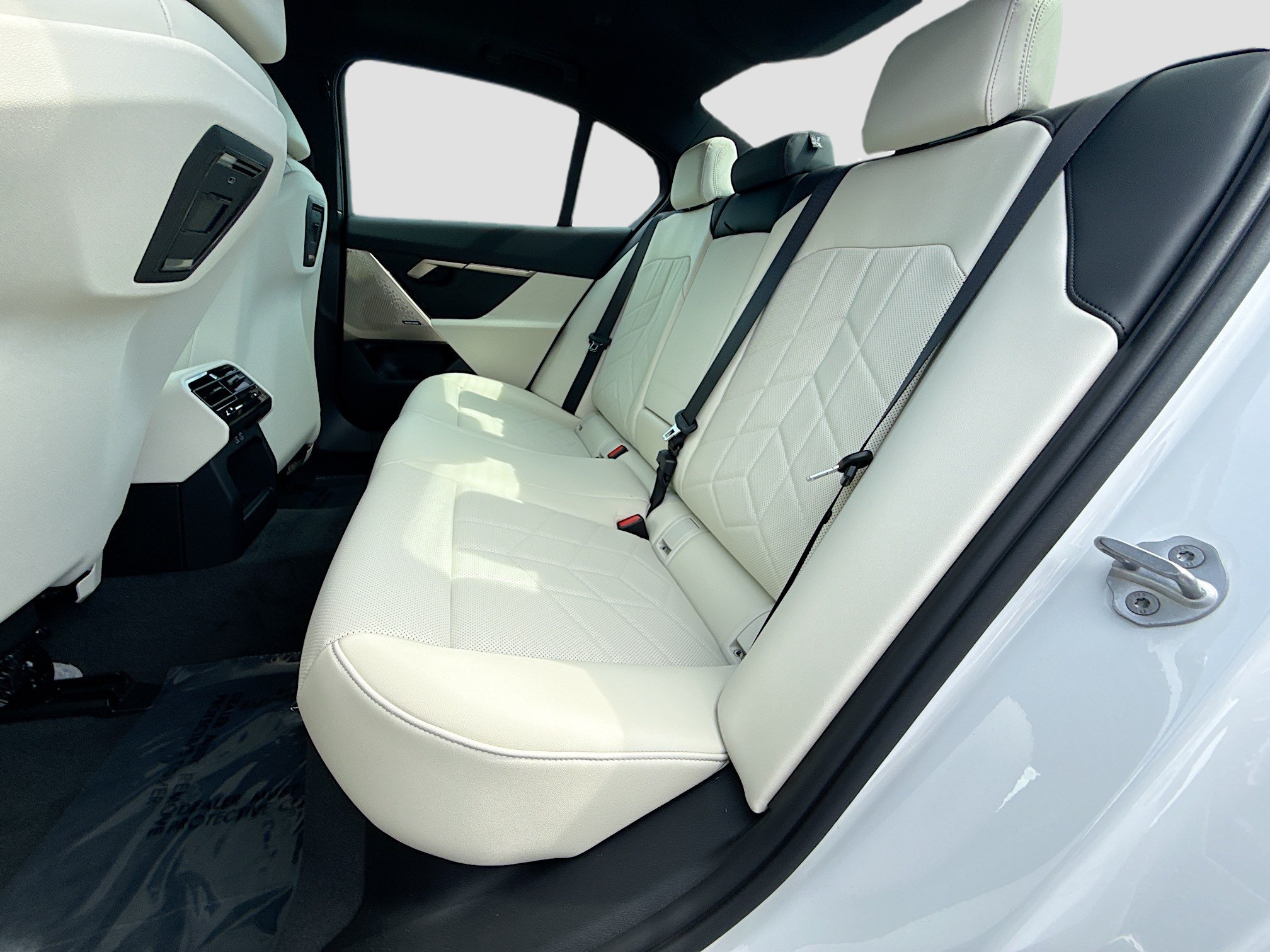 New 2027 BMW i5 xDrive40 AWD/4WD image 20