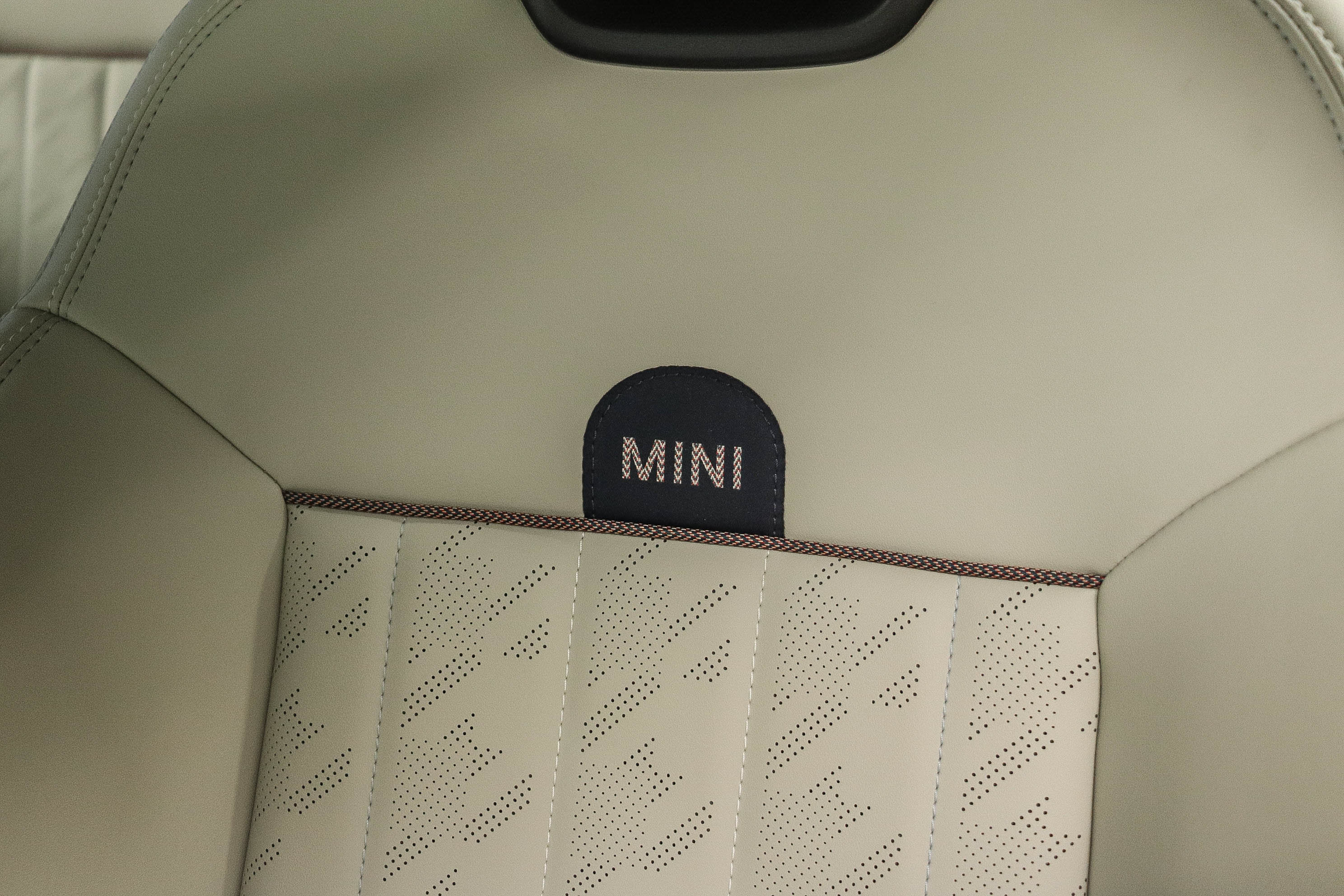 Certified 2025 MINI Cooper S FWD image 23
