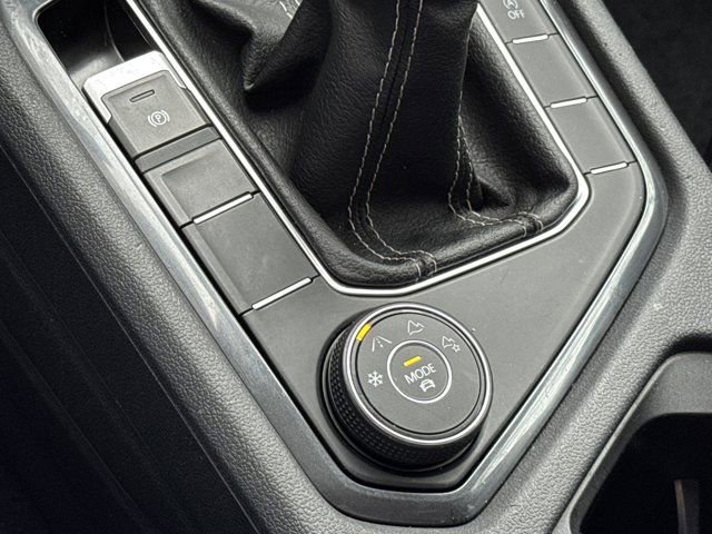 Used 2022 Volkswagen Tiguan SE image 24