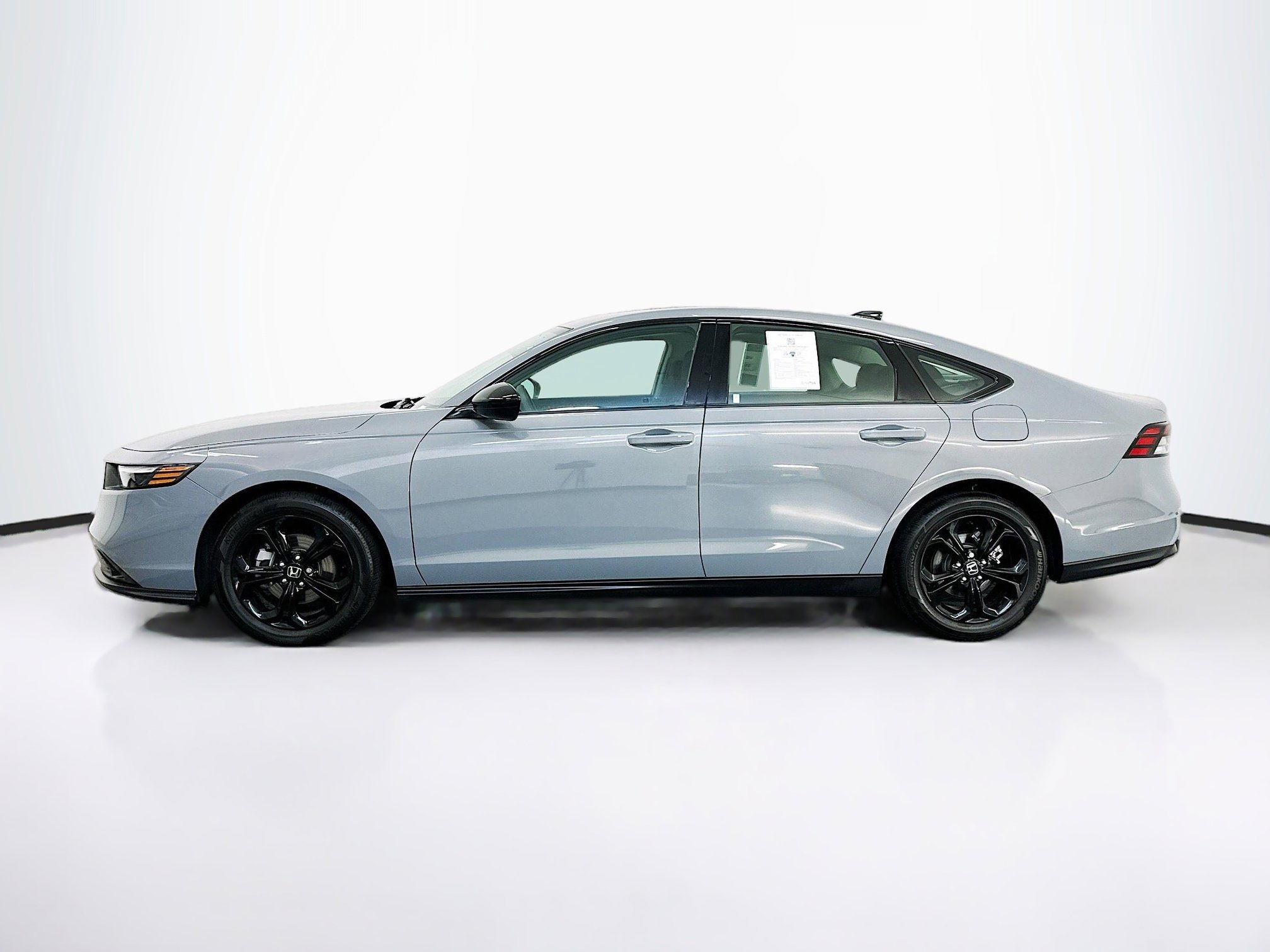 Used 2025 Honda Accord SE image 4
