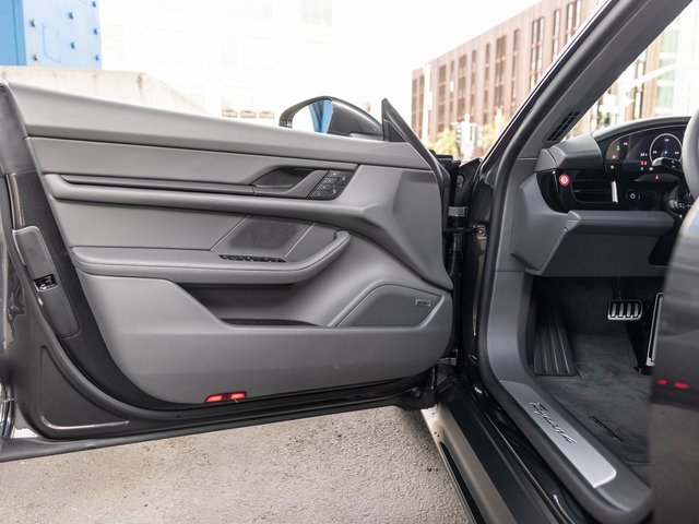 New 2025 Porsche Taycan image 27