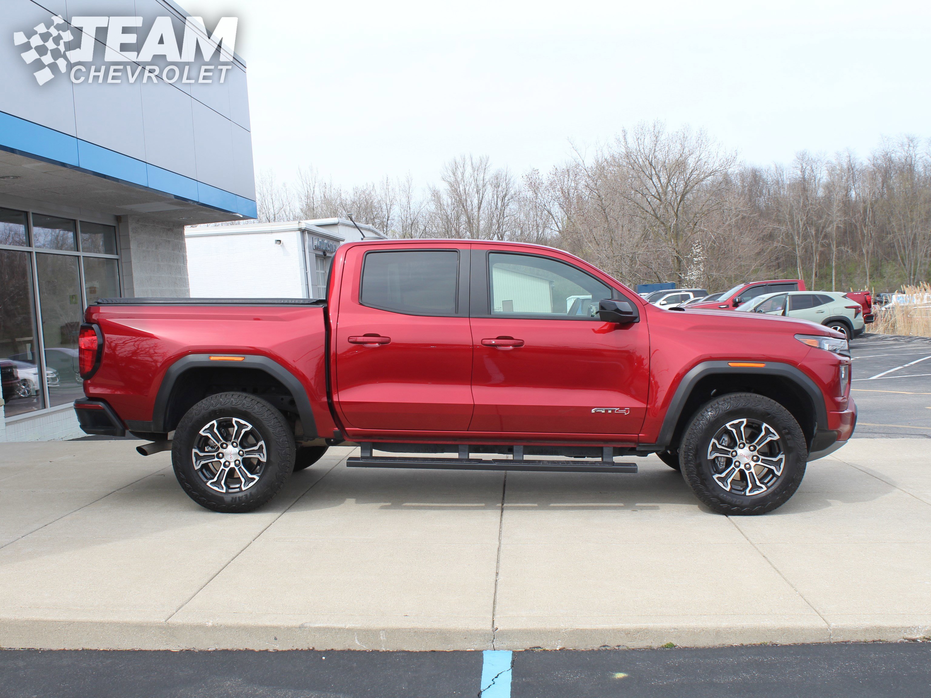 Used 2025 GMC Canyon AT4 w/ Technology Plus Package AWD/4WD image 3