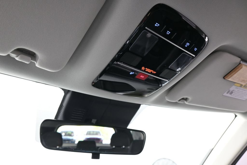 Used 2025 Hyundai Santa Fe SE FWD image 24