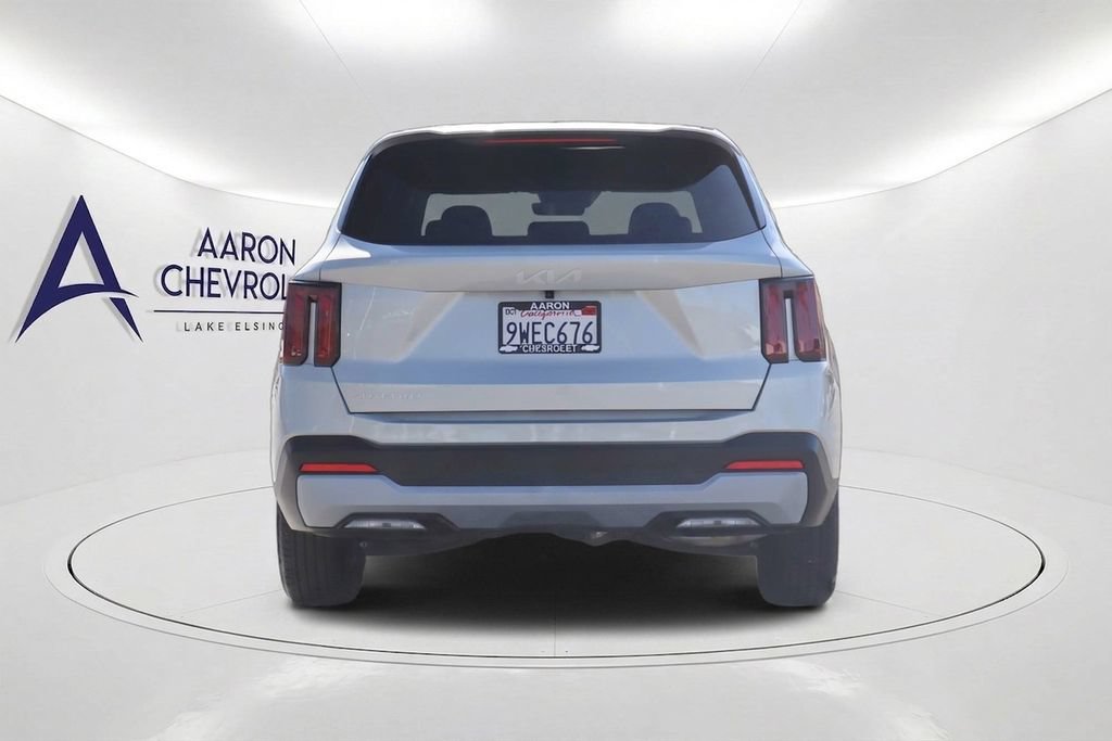 Used 2026 Kia Sorento LX FWD image 5