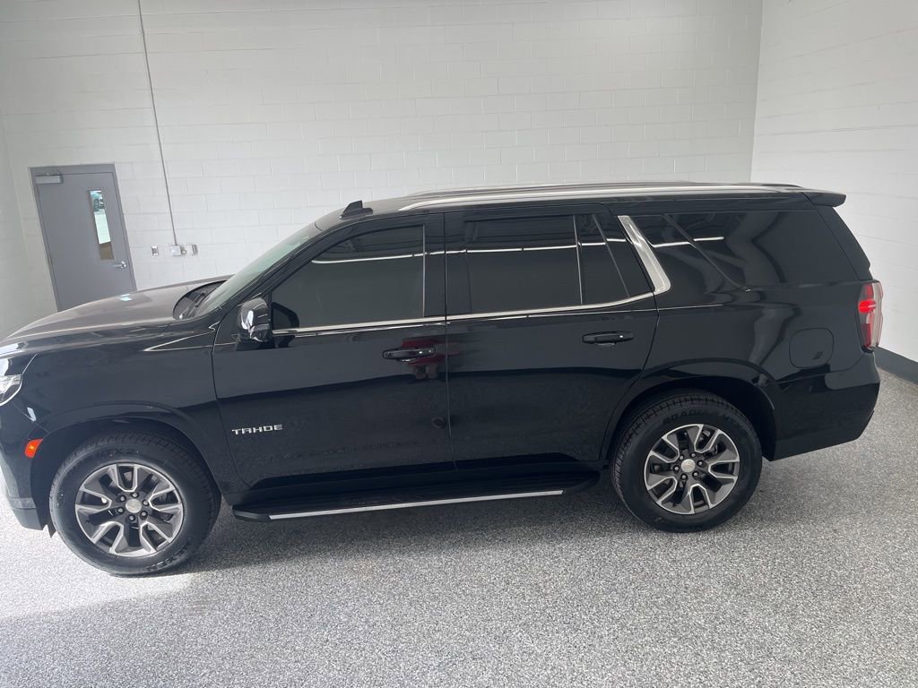 Used 2023 Chevrolet Tahoe LT w/ Luxury Package image 2