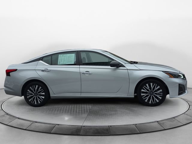Used 2024 Nissan Altima 2.5 SV image 6