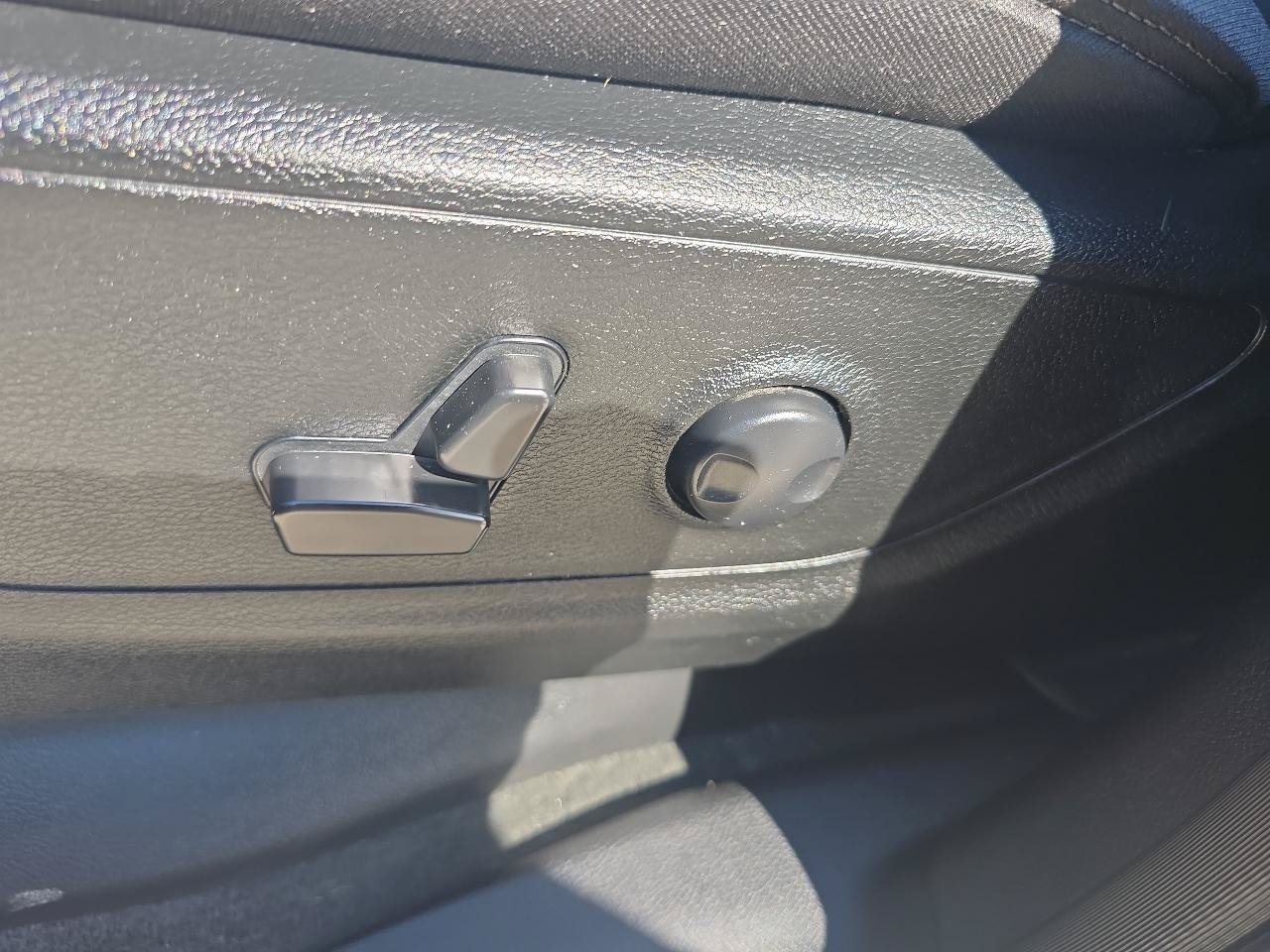 Used 2023 RAM 1500 Big Horn AWD/4WD image 22