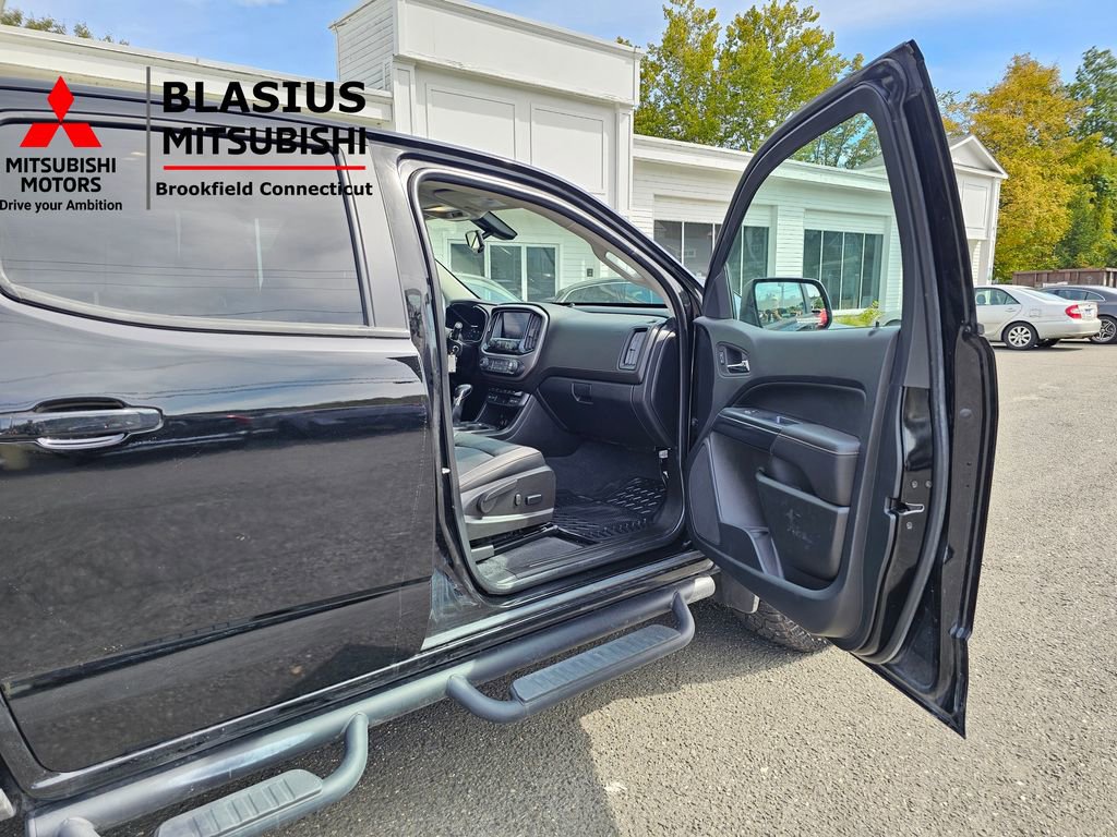 Used 2022 GMC Canyon AT4 image 11