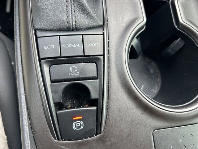 Used 2021 Toyota Camry XSE FWD image 15