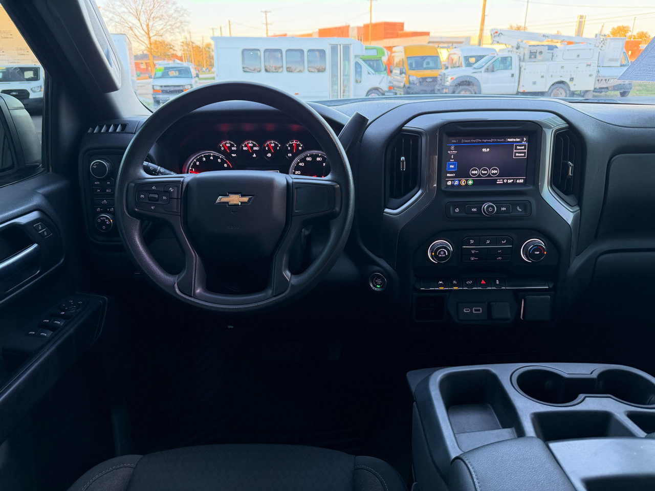 Used 2022 Chevrolet Silverado 1500 Custom image 17