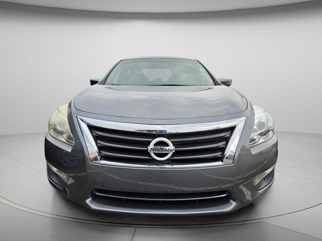 Used 2014 Nissan Altima 2.5 S w/ Sport Value Package FWD image 3