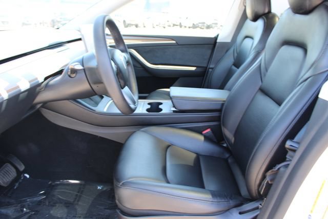 Used 2022 Tesla Model Y Long Range AWD/4WD image 26